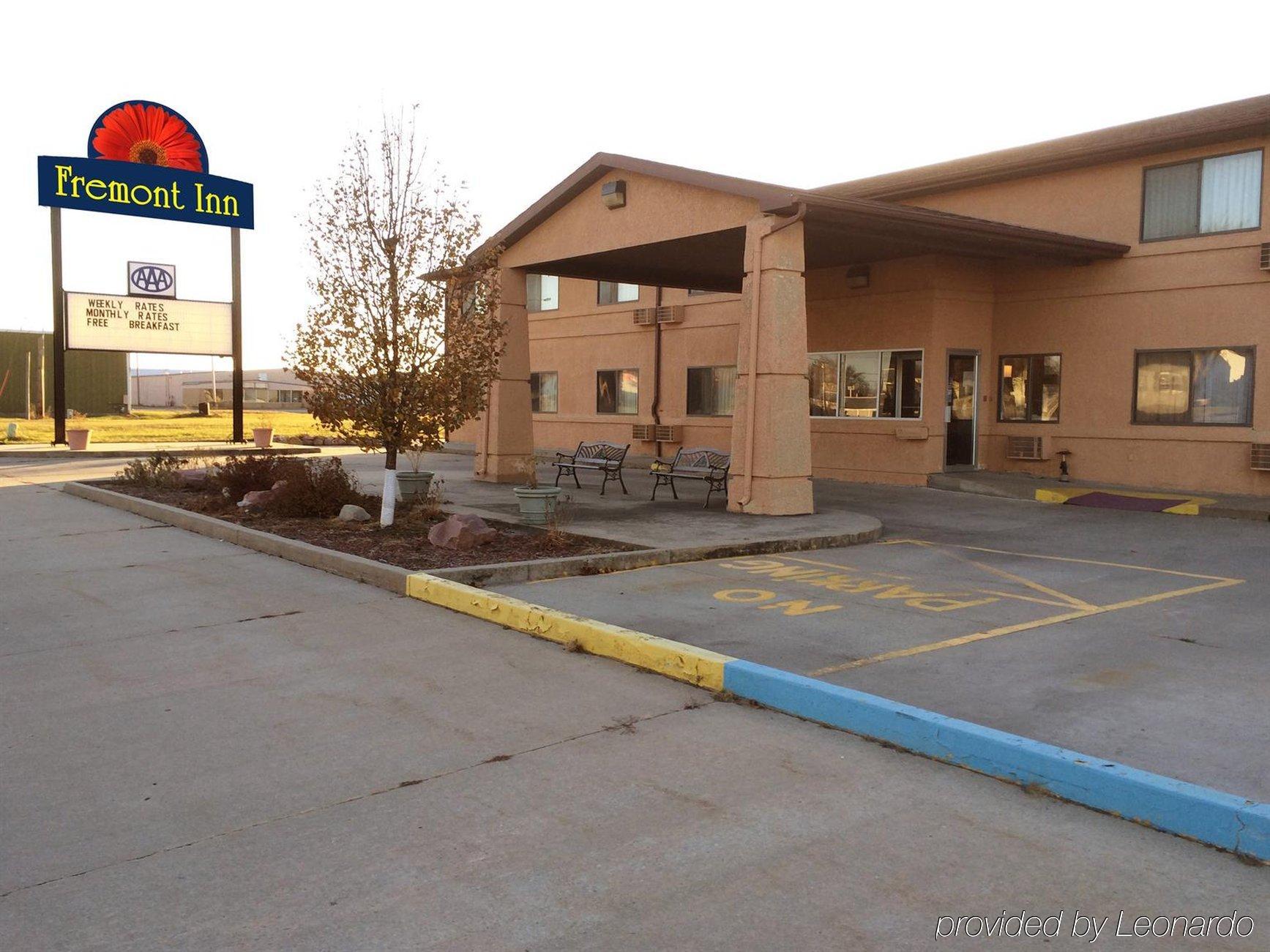 Super 8 By Wyndham Shenandoah Otel Dış mekan fotoğraf