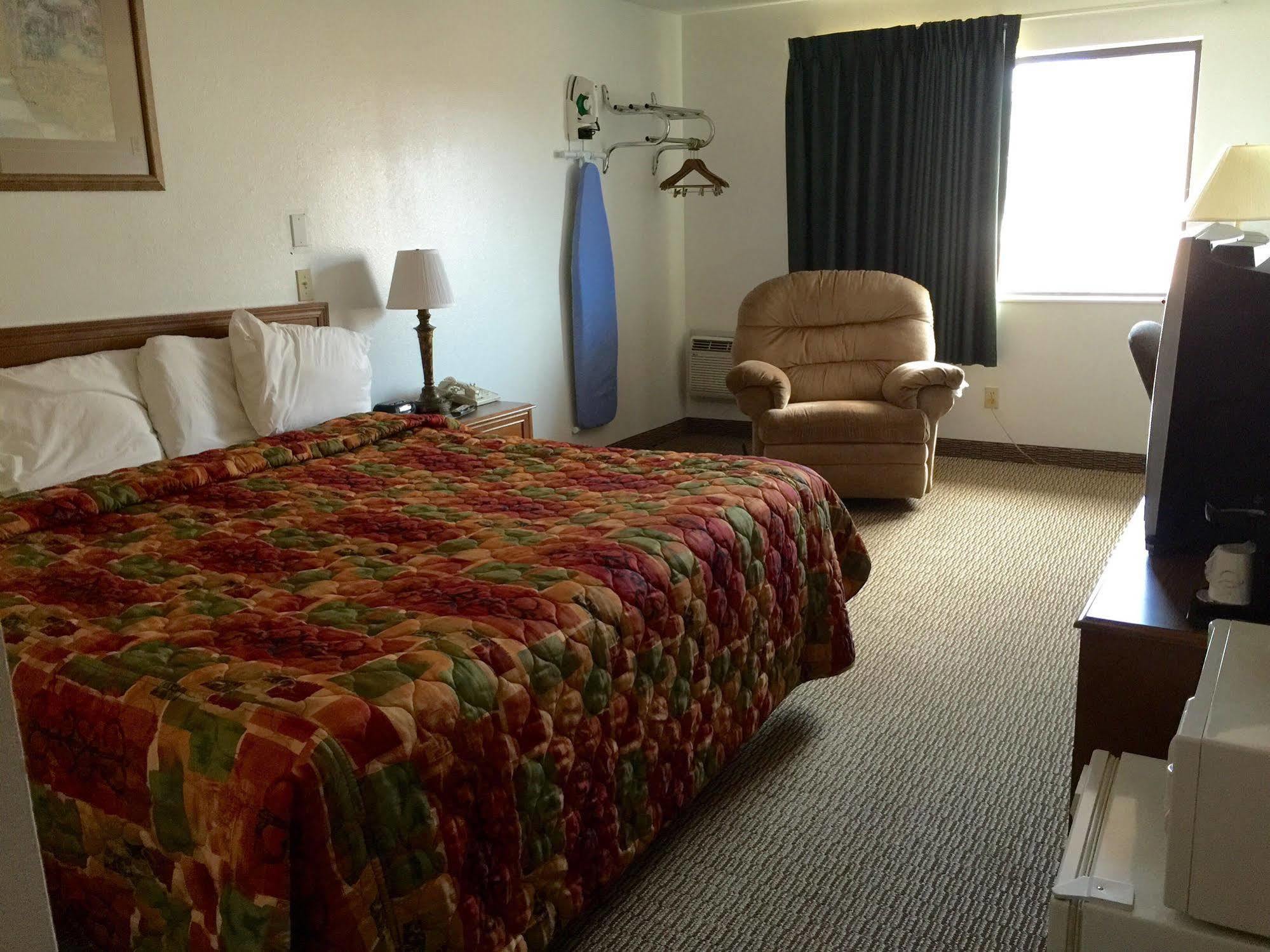 Super 8 By Wyndham Shenandoah Otel Dış mekan fotoğraf