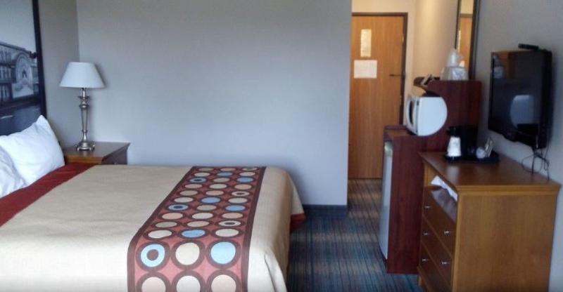 Super 8 By Wyndham Shenandoah Otel Dış mekan fotoğraf